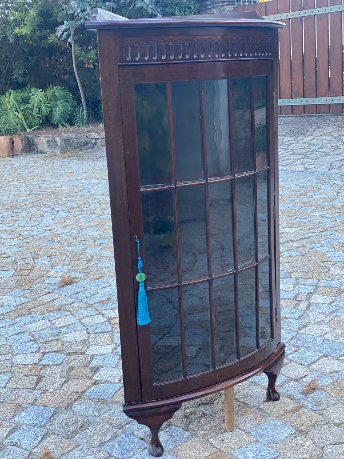 Magnificent 19th century English mahogany corner cabinet