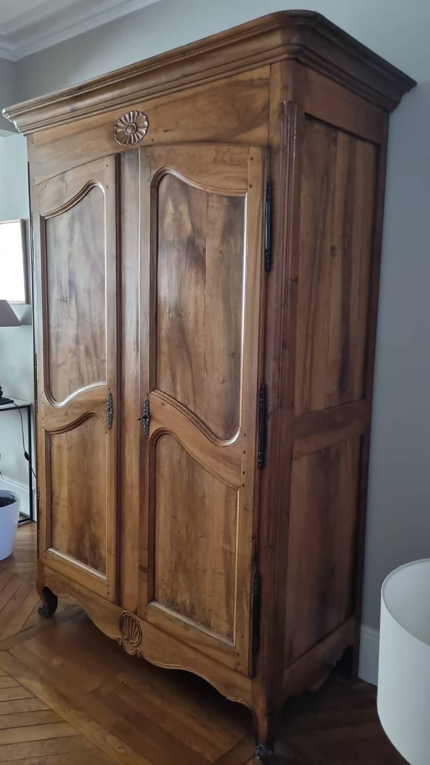 Armoire en noyer XIXeme siècle