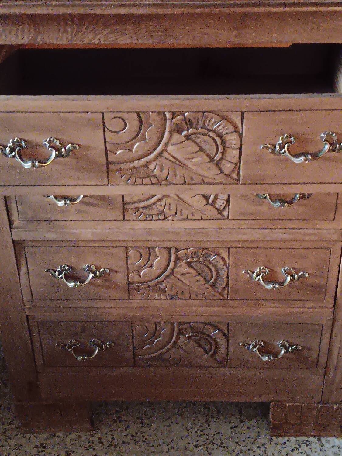 Vintage chest of drawers