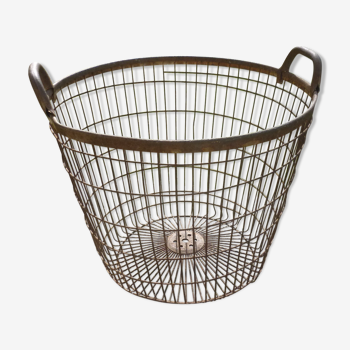 Metal harvest basket