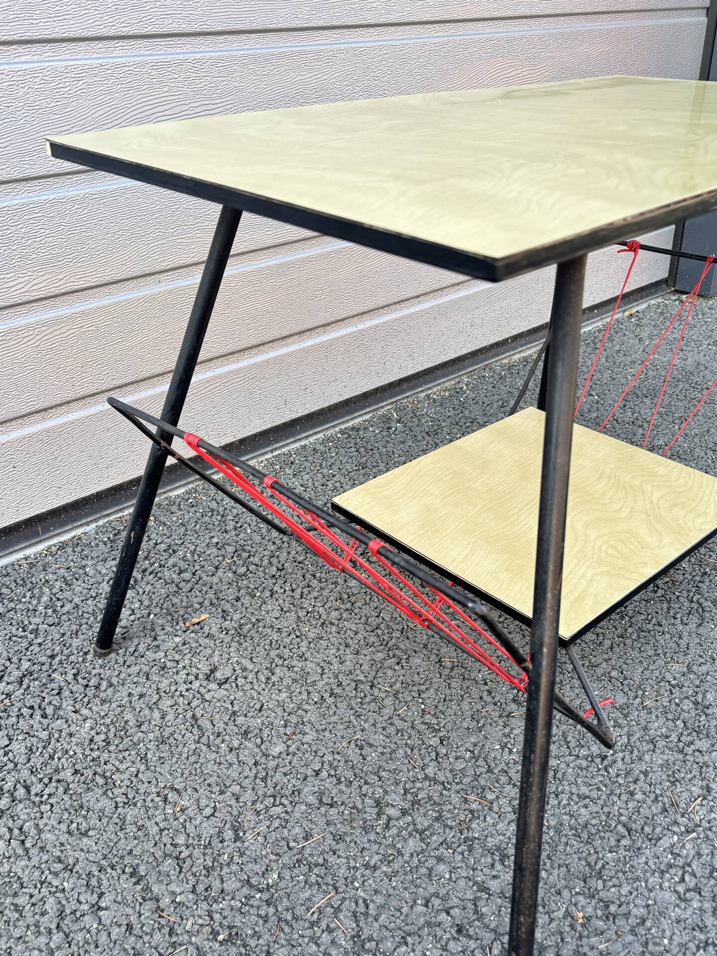 Desserte porte-revues vintage en Formica – Années 60/70