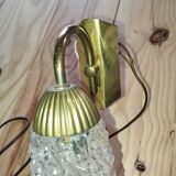 Vintage wall light in brass and textured glass – 60s/70s style