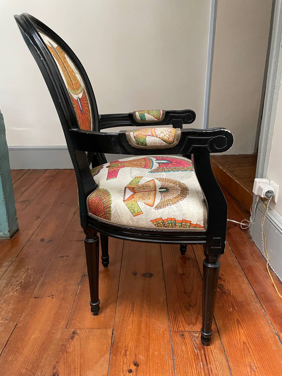 Fauteuil recouverte tissus PIERRE FREY