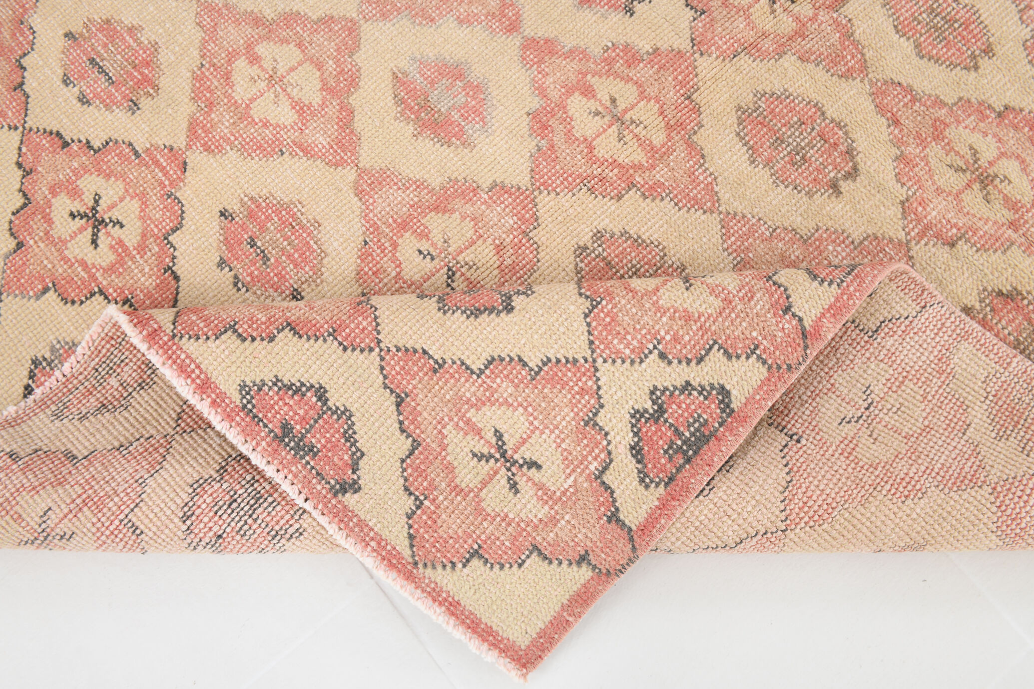 Antique handmade vintage rug 202x138cm