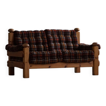 Brutalist two-seater sofa in solid pine, Swedish modernism, 1970s.