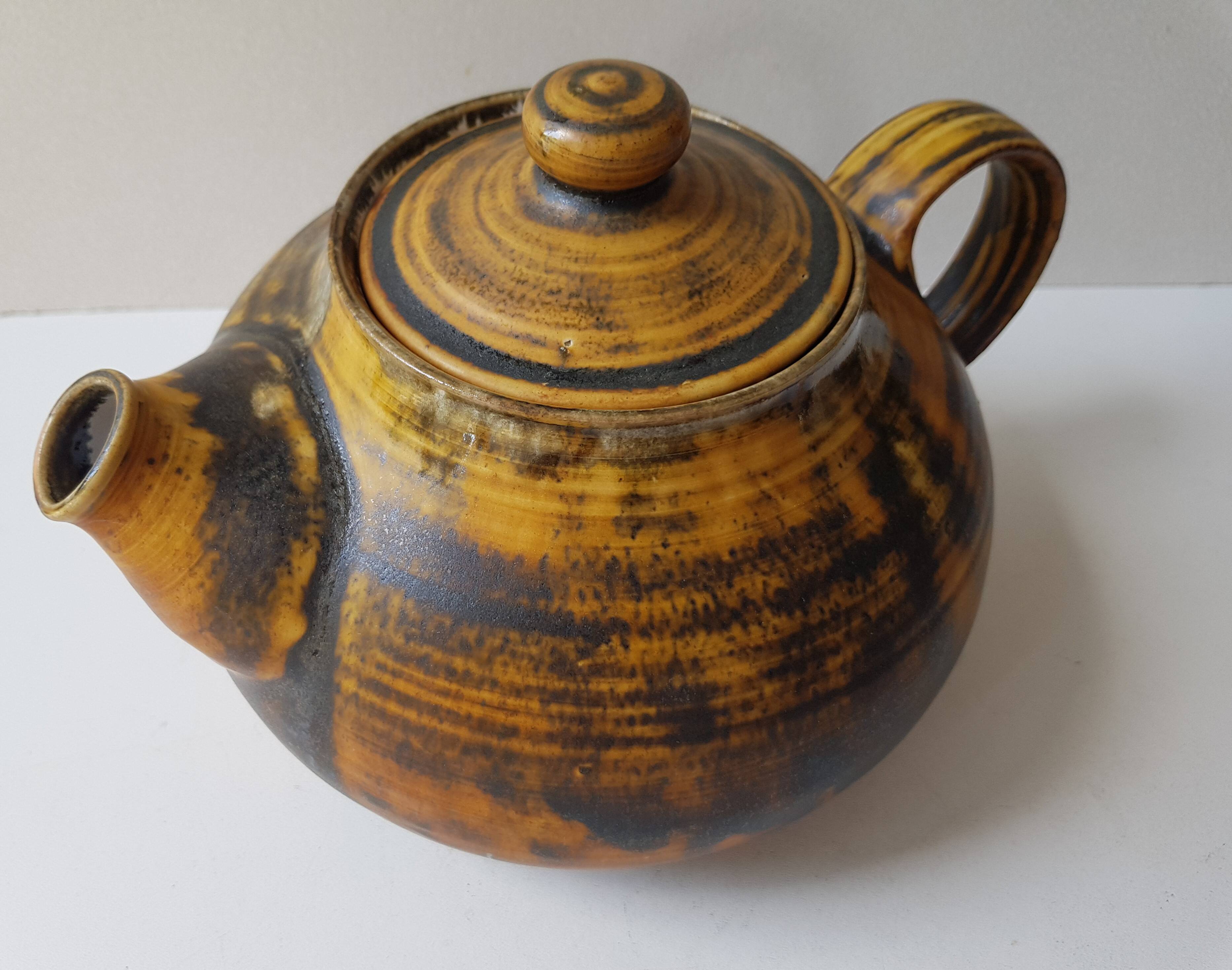 Set of teapot + 5 cups + 6 saucers in ceramic signed CB (Signature to be identified)