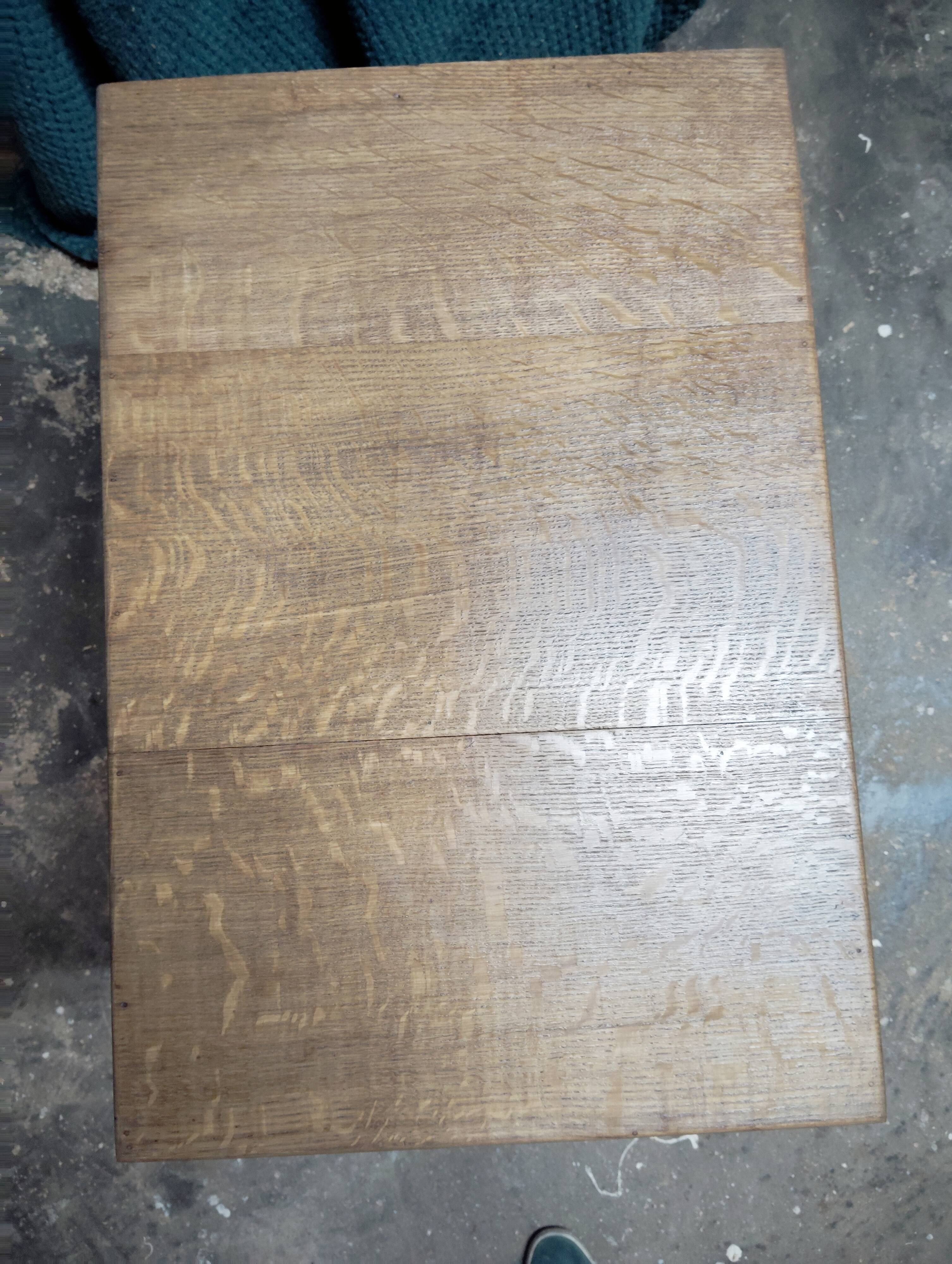 Workbench for freestanding use, lightened