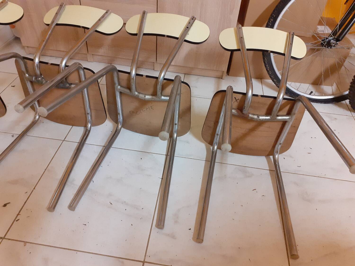 Formicat chairs