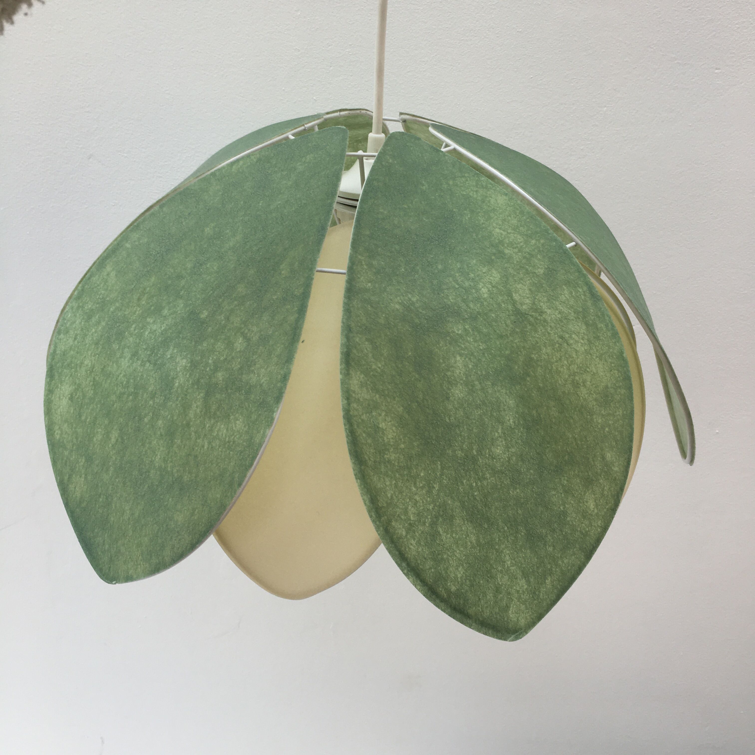 Lotus flower suspension