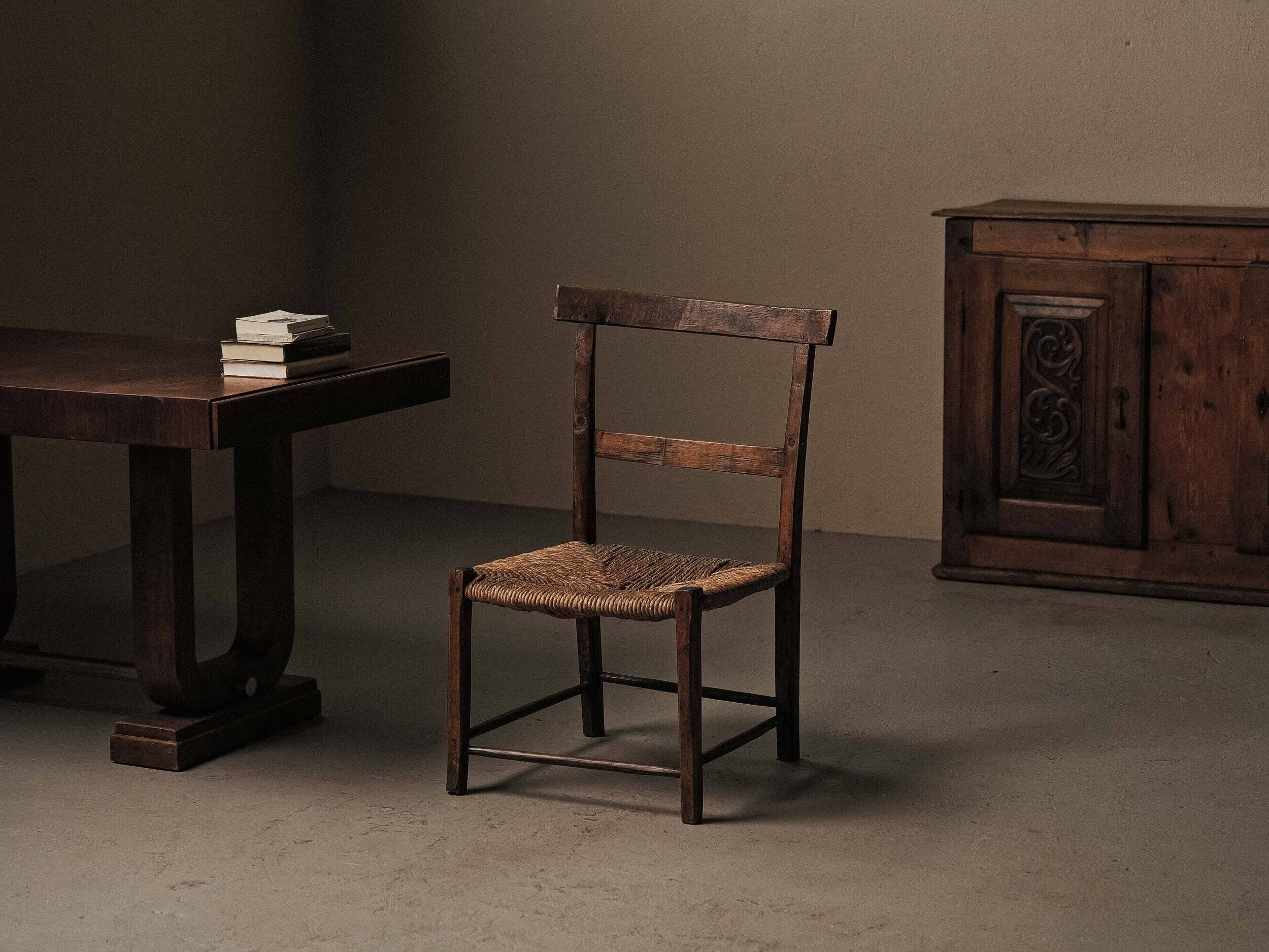 Auvergnat armchair in wood and straw, folk art, 19th century