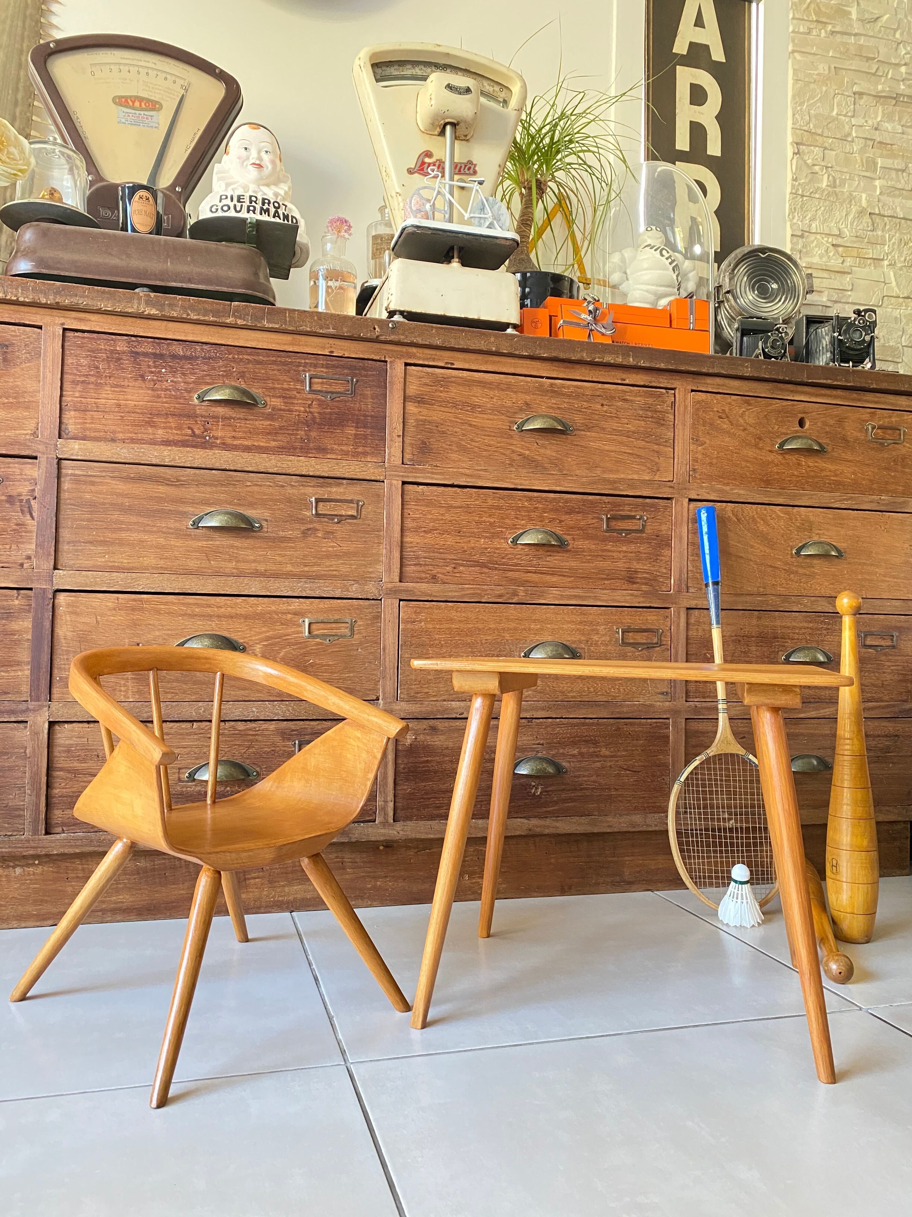 Ensemble bureau et fauteuil enfant Baumann