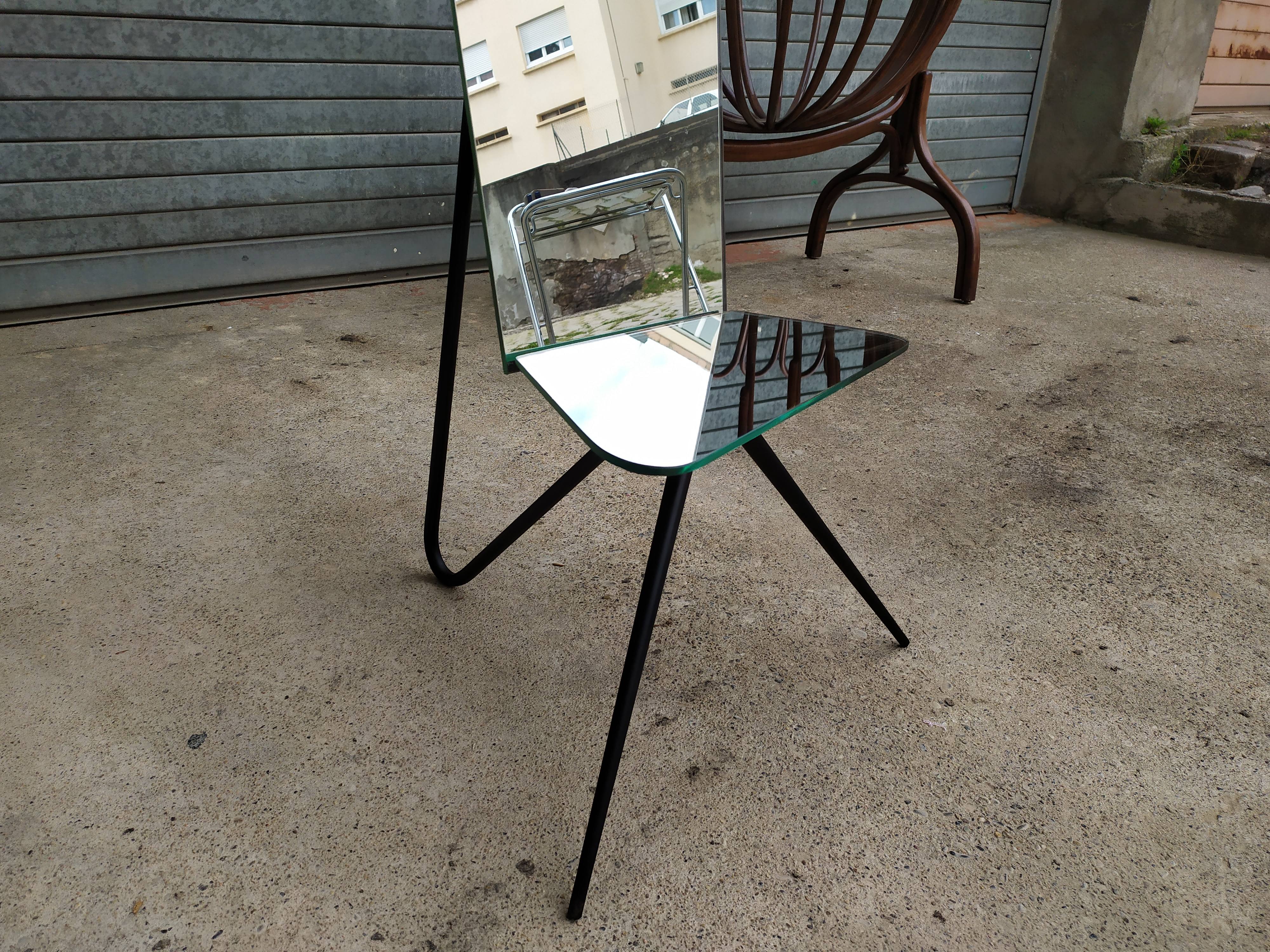 Vintage psyche tripod free form 1960