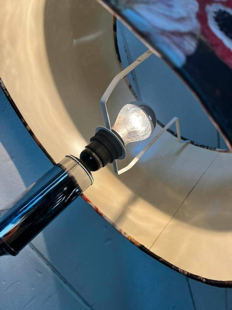 Lampe de table vintage chromée avec abat-jour fleuri