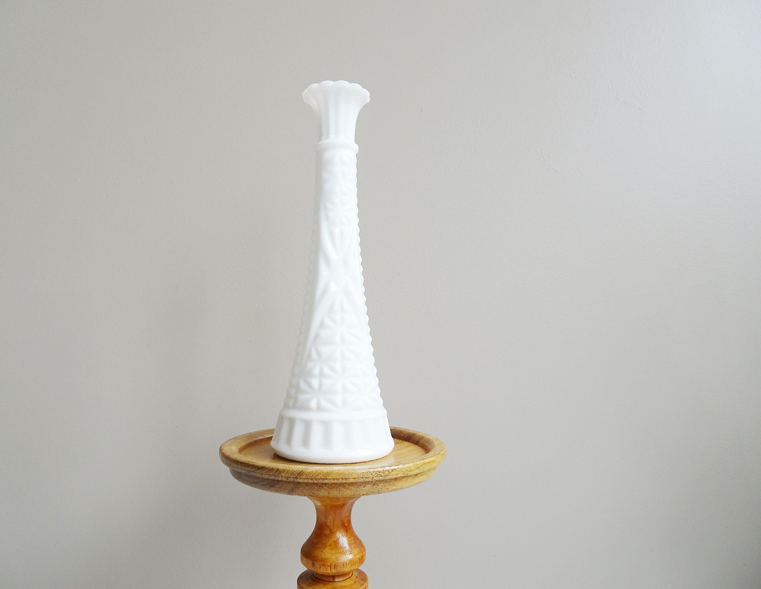 Soliflore en verre opalin