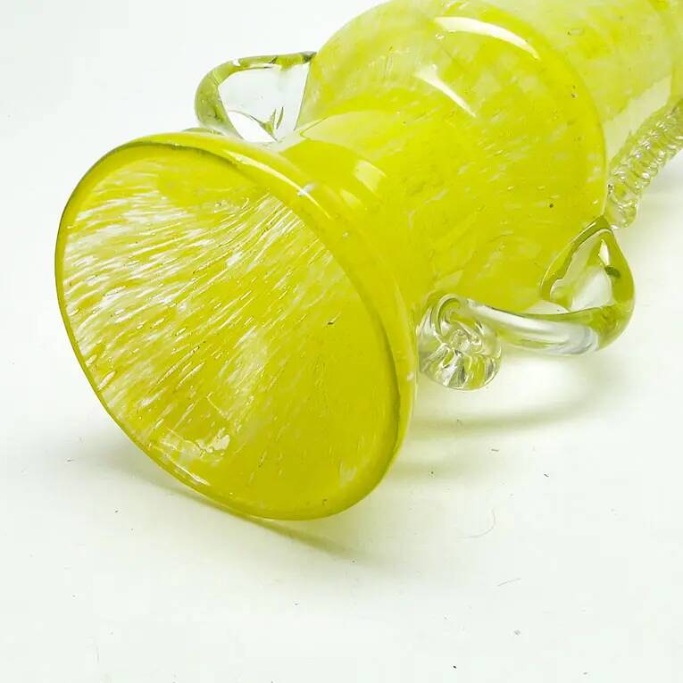 Vase postmoderne, verre jaune, Pologne, années 1970