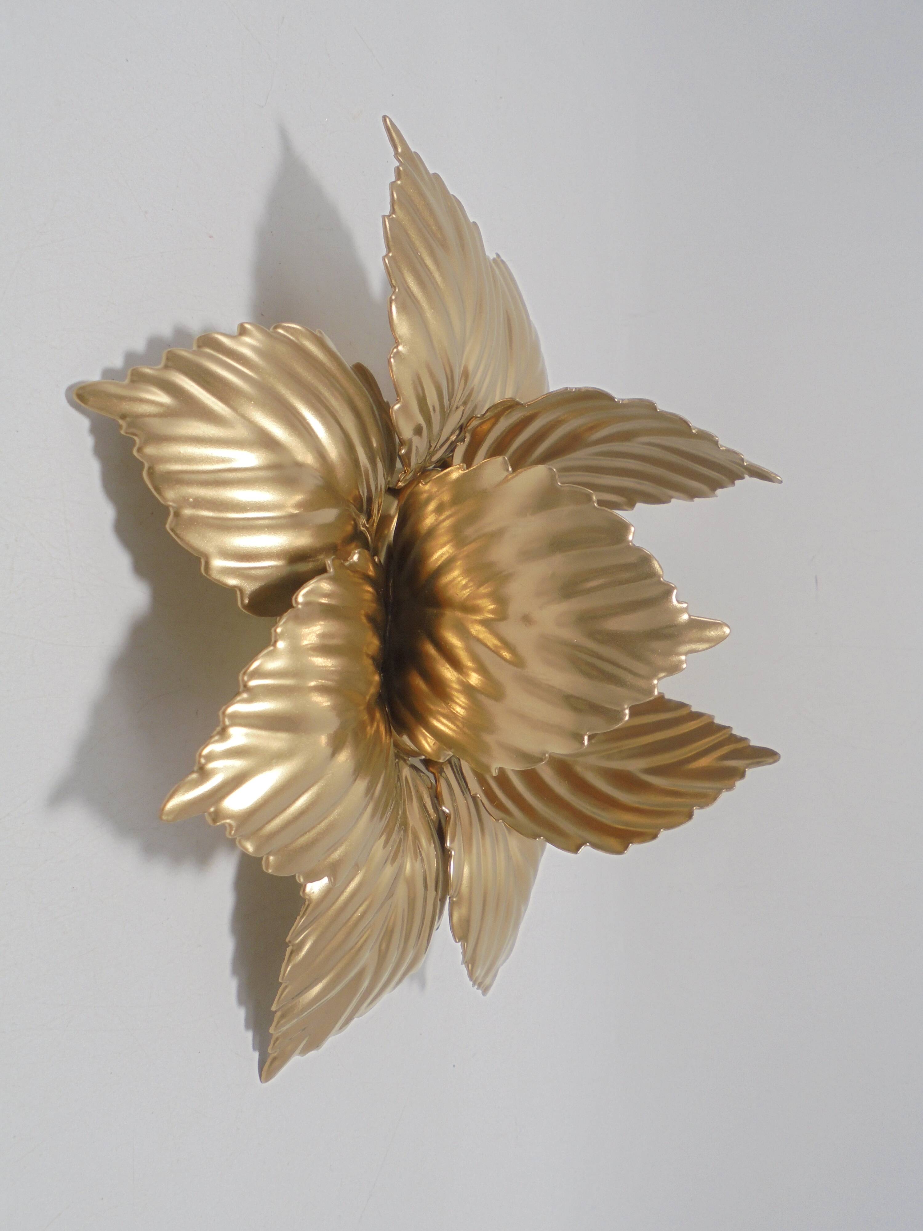 Golden flower wall lamp