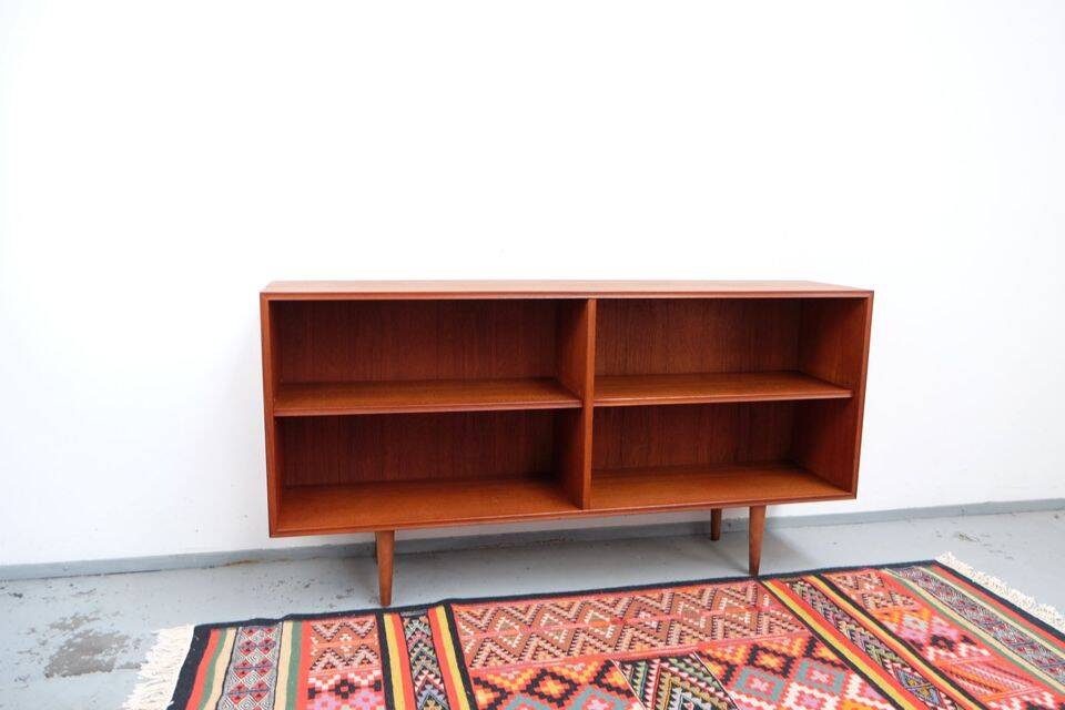 1960s-70s buffet/shelf, in teak, retro vintage style.
