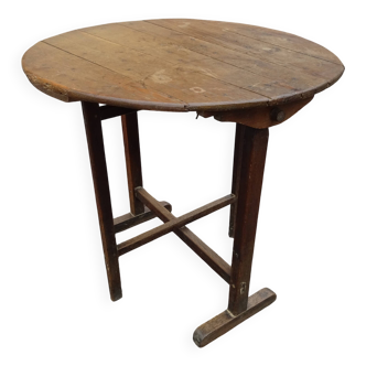 Tilting winegrower's table