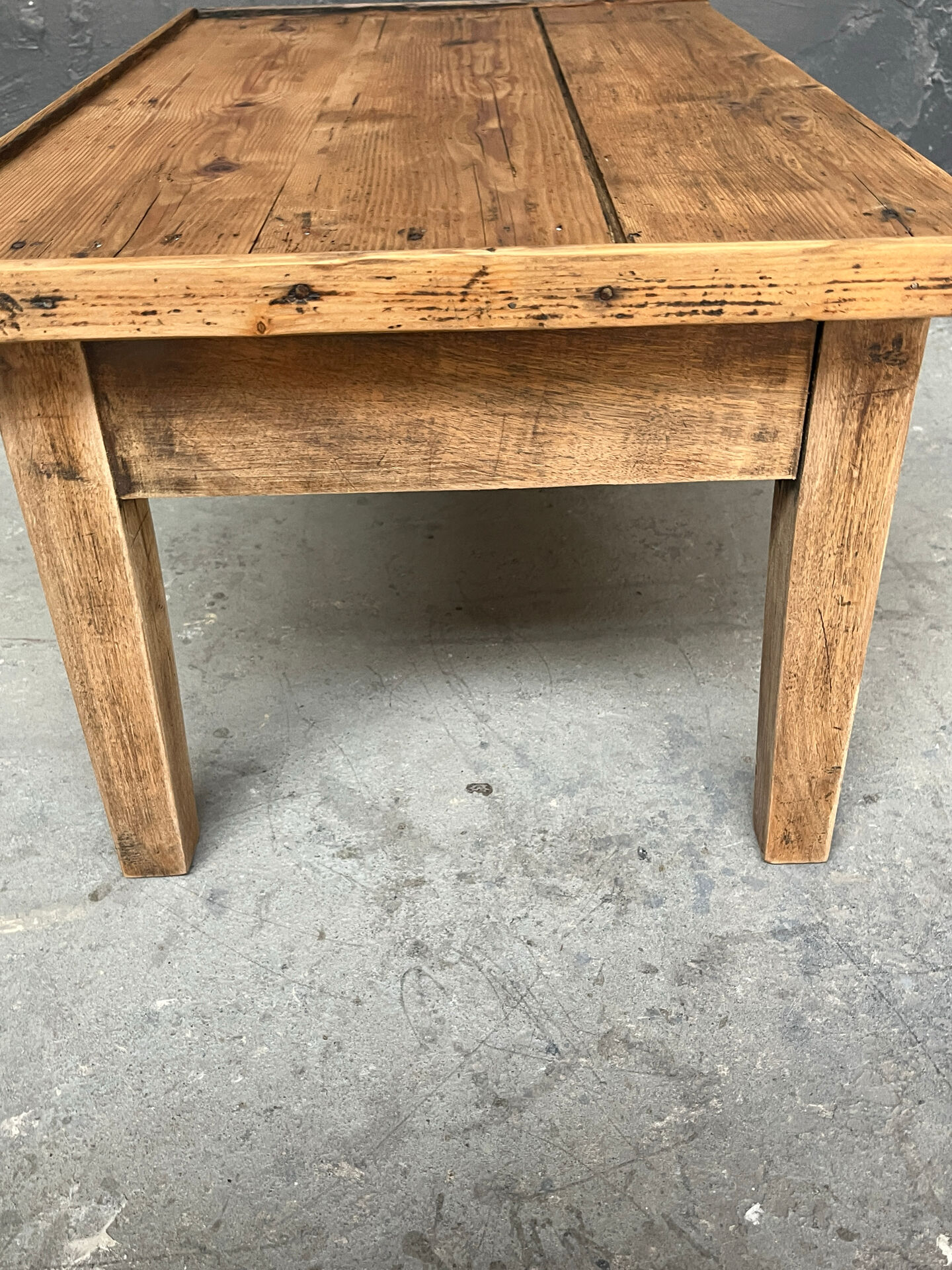 Ancienne table basse.