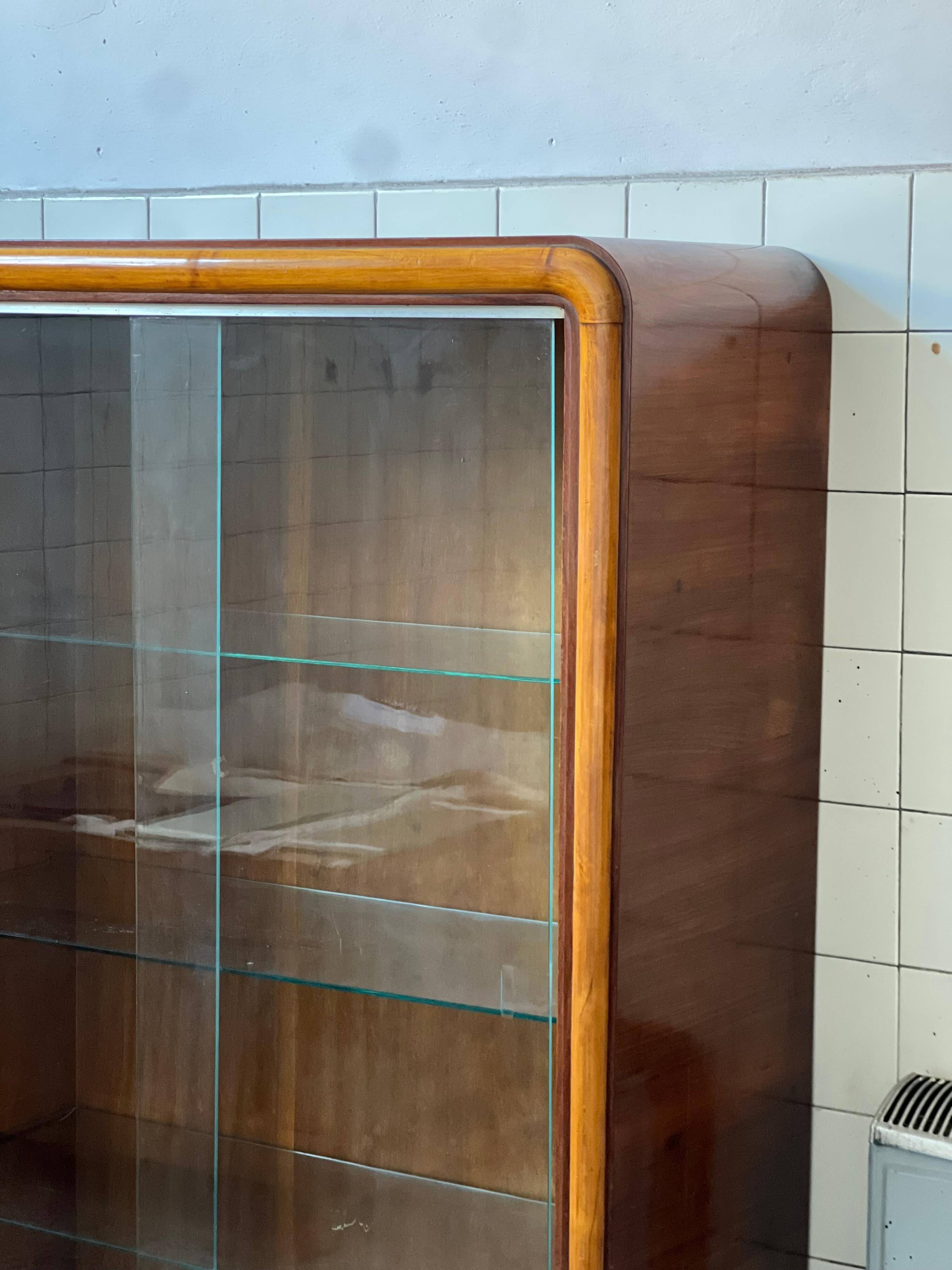 1940's Italian cabinet credenza bar display with glass door art deco style