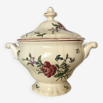 Tureen in Old Strasbourg