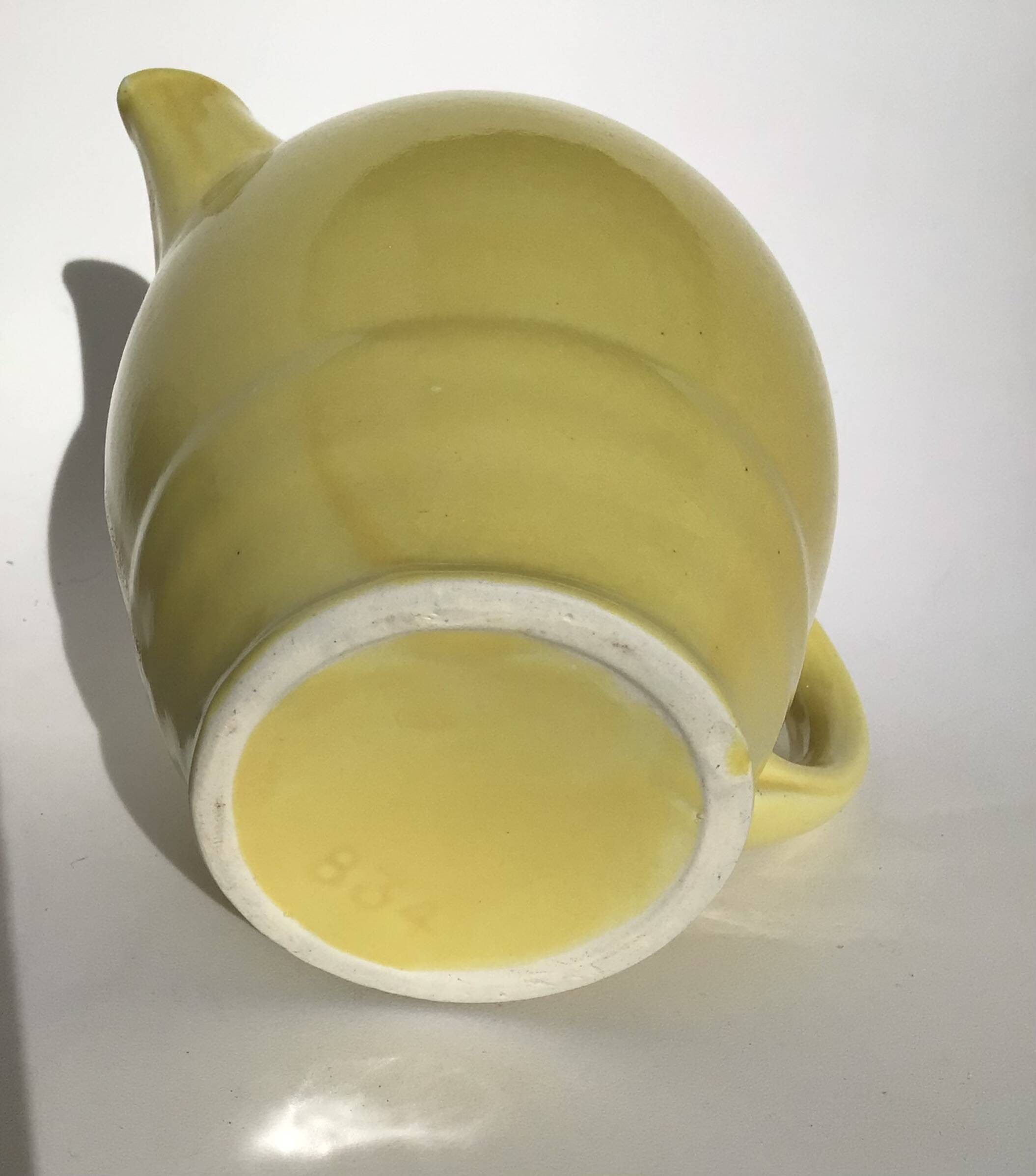 Yellow bistro pitcher 1 liter