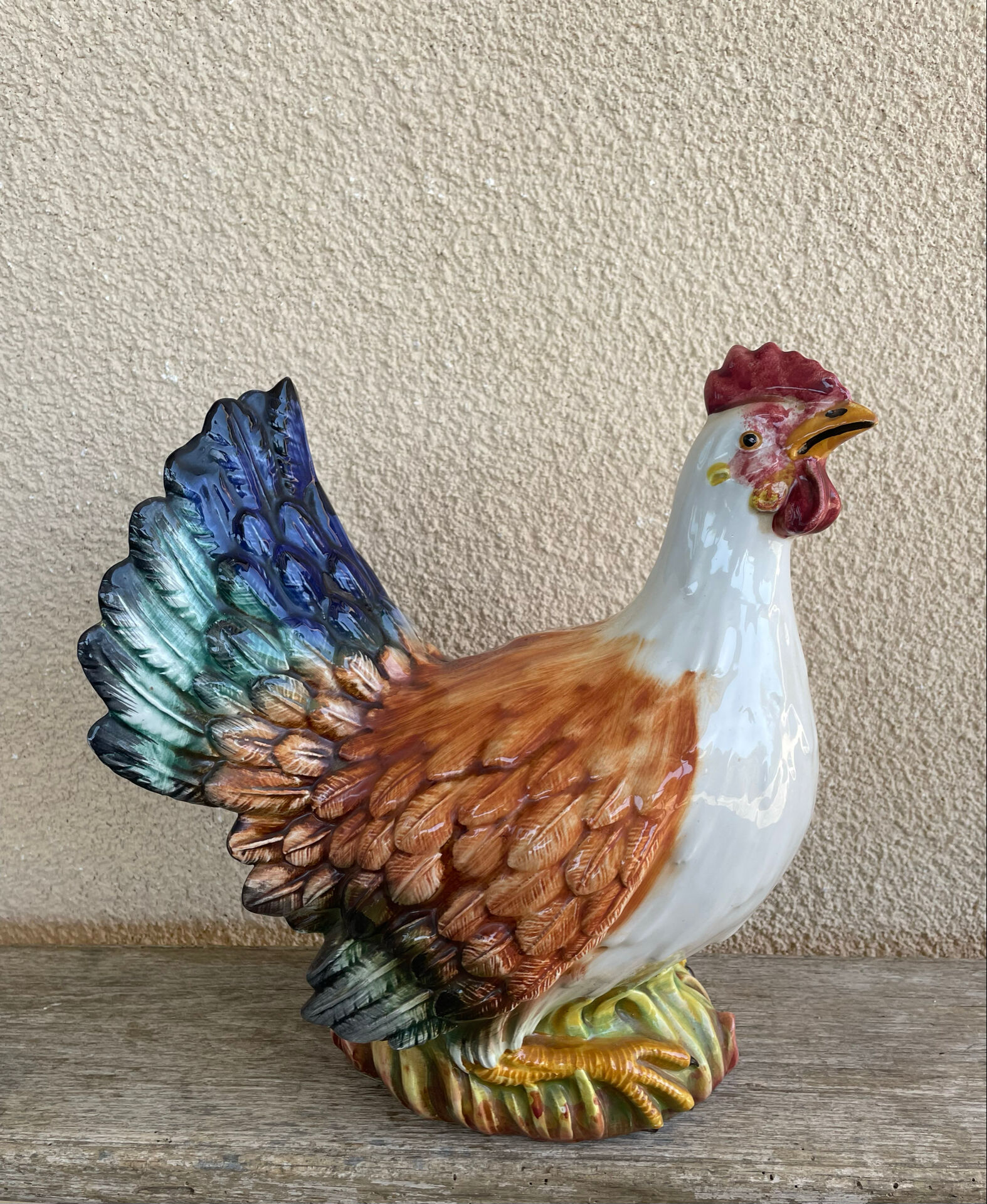 Grande porcelain poule sculpture Italy