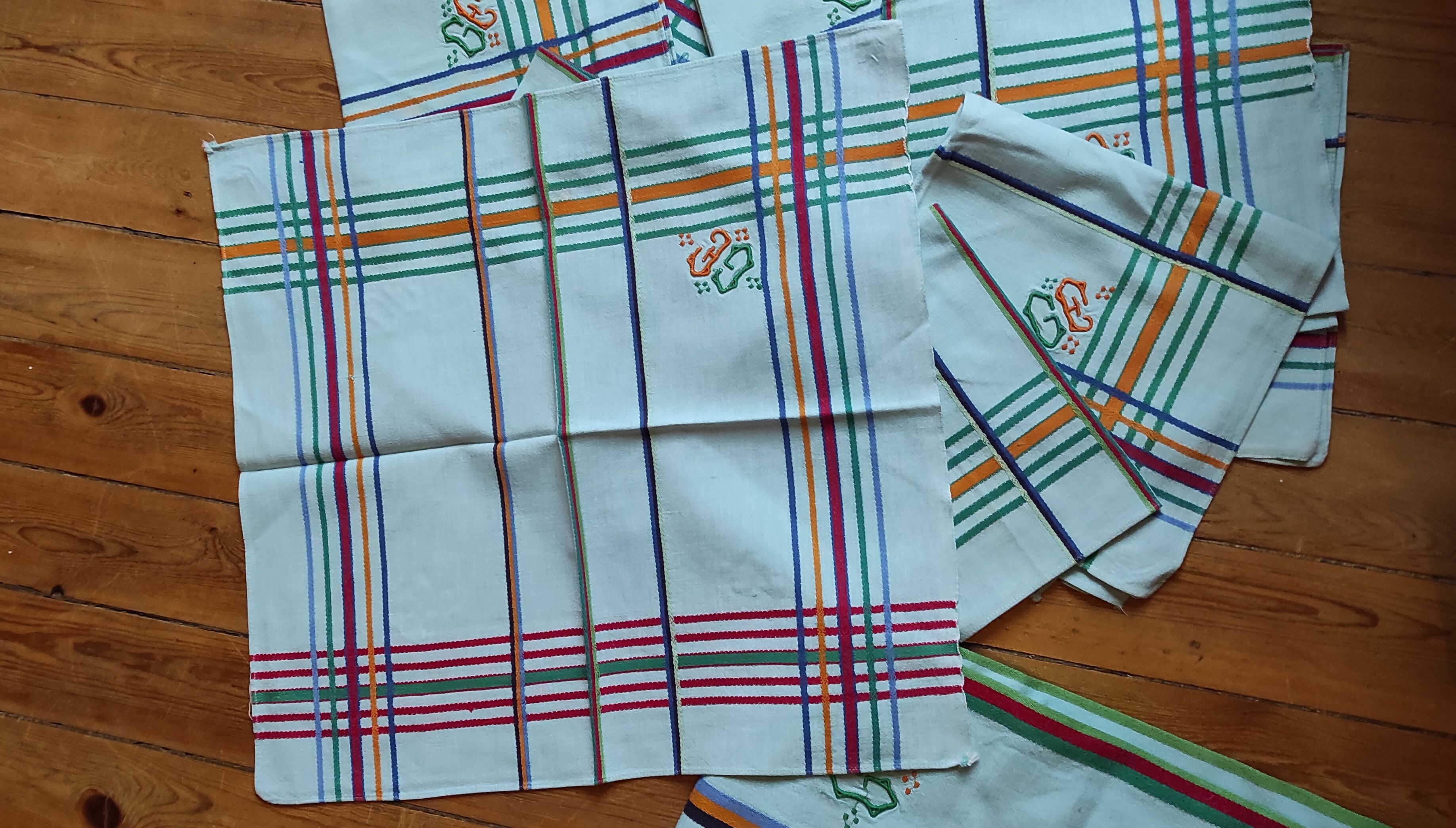 Nappe et 12 serviettes de table