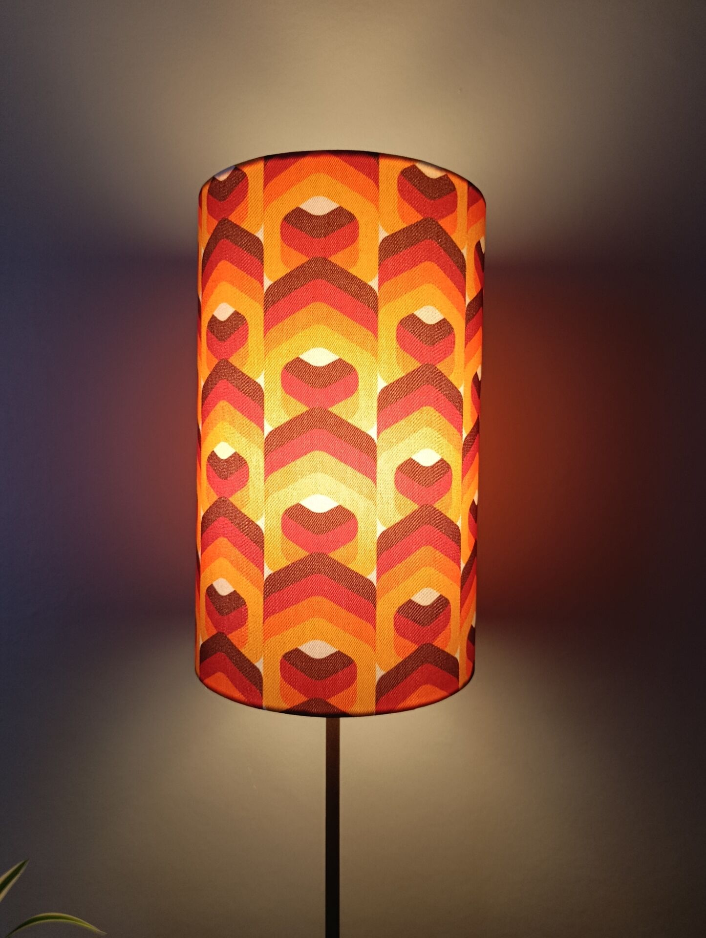 table lamp metal | geometric printed lampshade seventies style