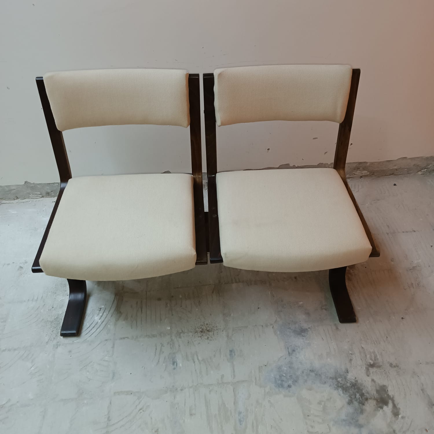 Chair + table on beam vintage 80s