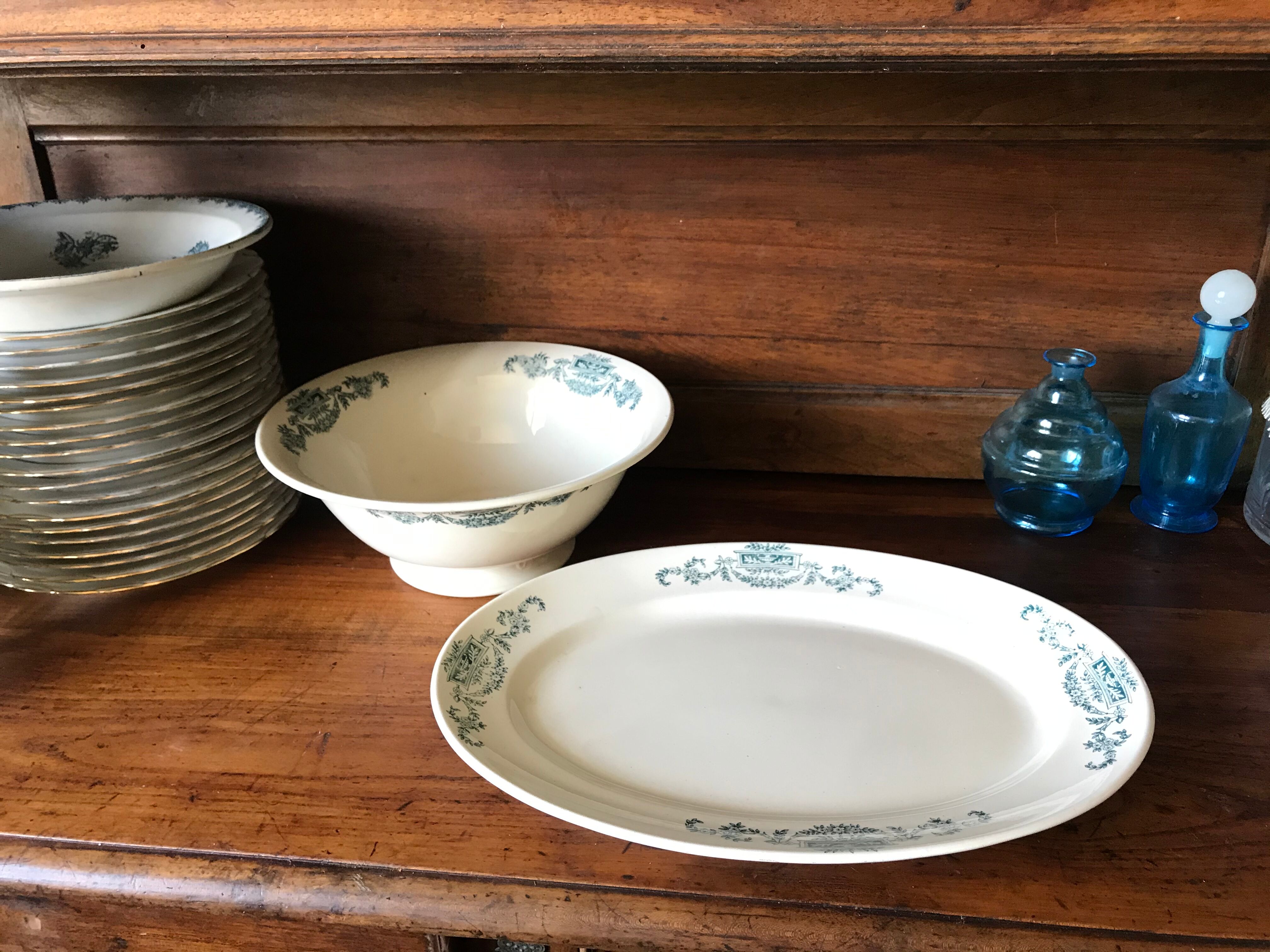 Former Longchamp iron earth dish