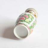 Famille rose medallion porcelain vase, early 20th century.