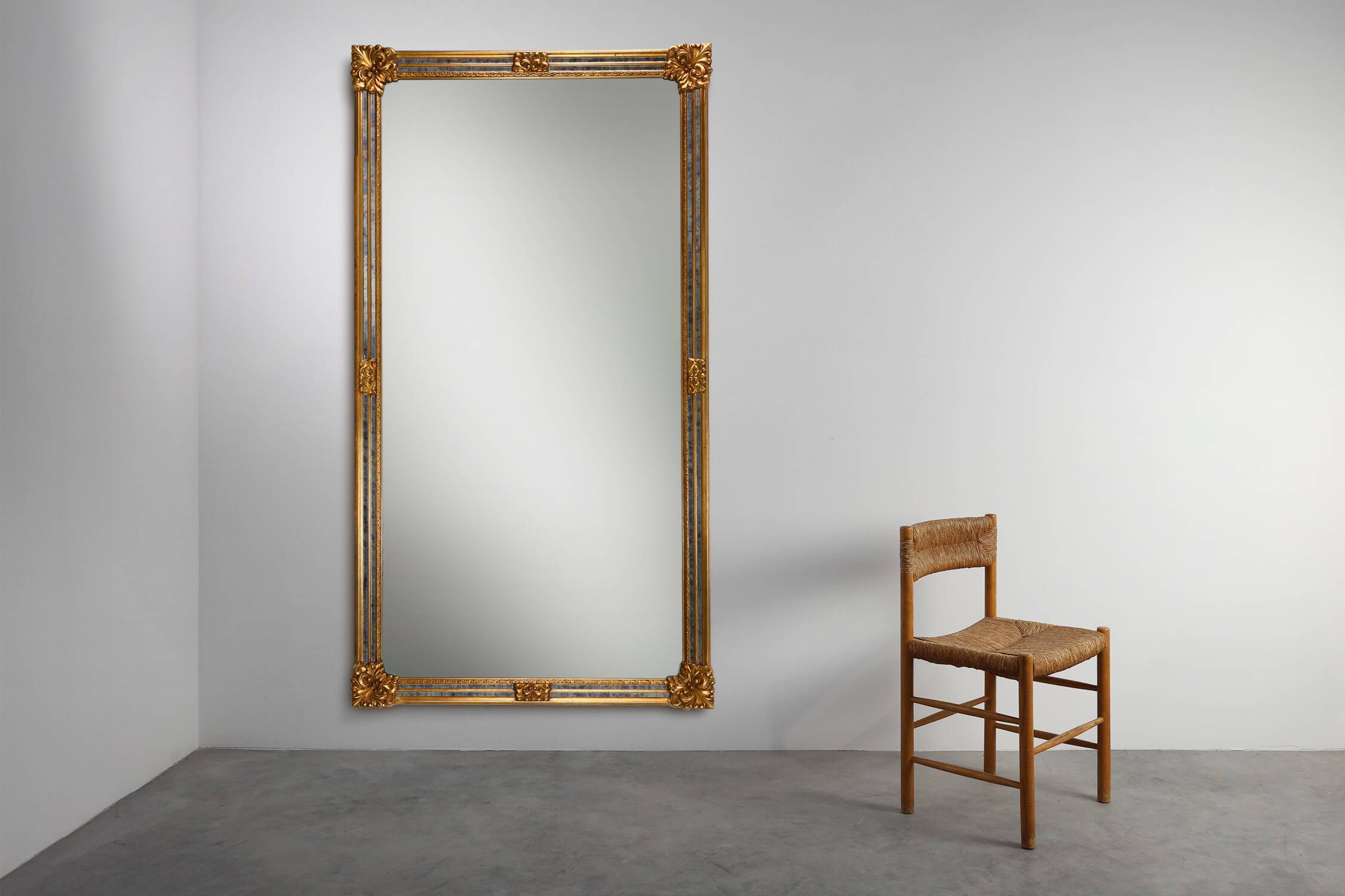 Miroir de style baroque du 20e siècle par Deknudt en résine dorée, Belgique