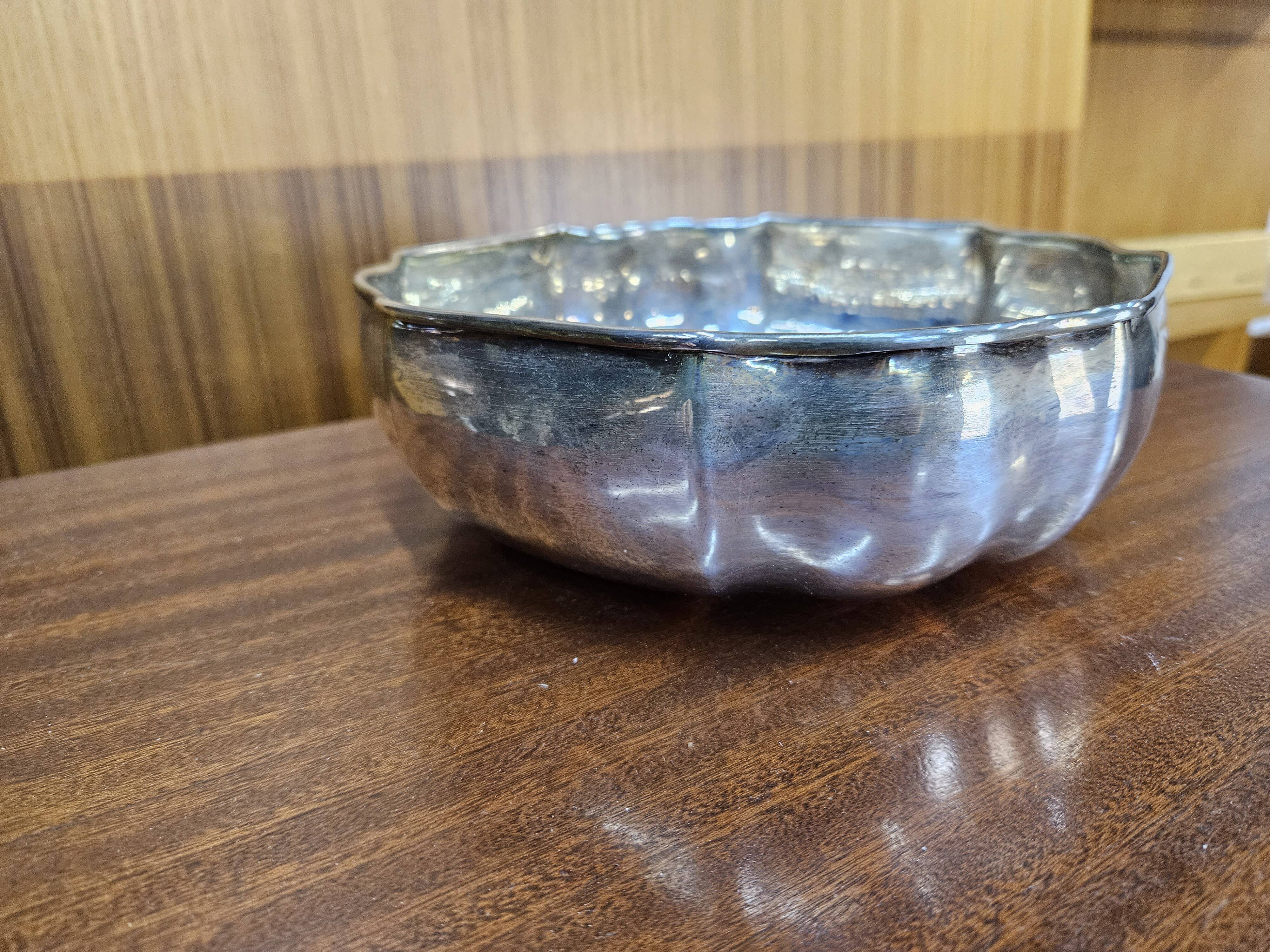 Vintage silver plated bowl / fruit bowl by job art, 1990s.