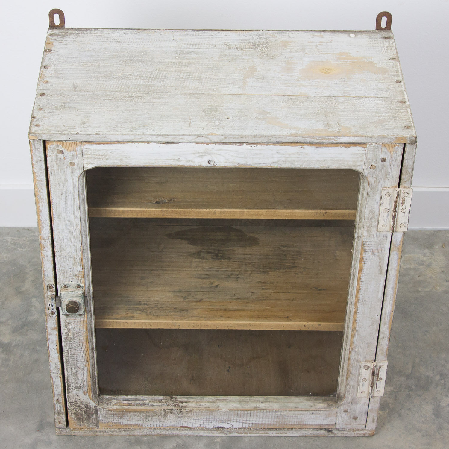 Vitrine wall cabinet