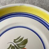 Petite assiette peinte à la main Quimper Henriot.