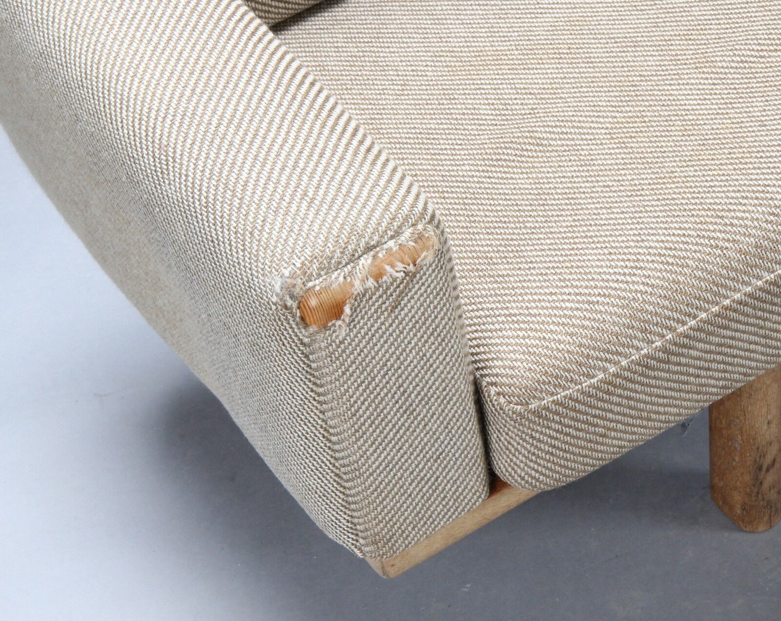 Hans J. Wegner 4-seater sofa, model GE-236/4, oak