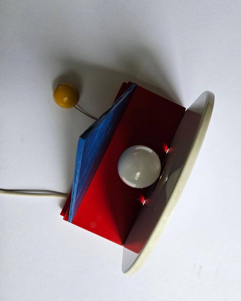 Lampe murale Ikea dans le style d'Ettore Sottsass, Memphis Milano, Italie, années 1980.
