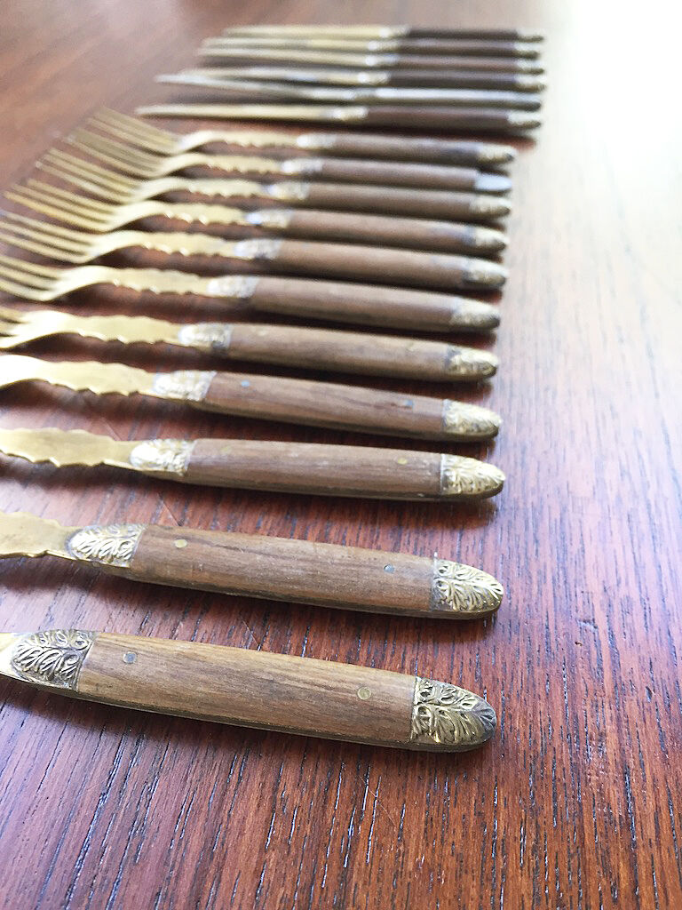 Couverts à dessert dorés