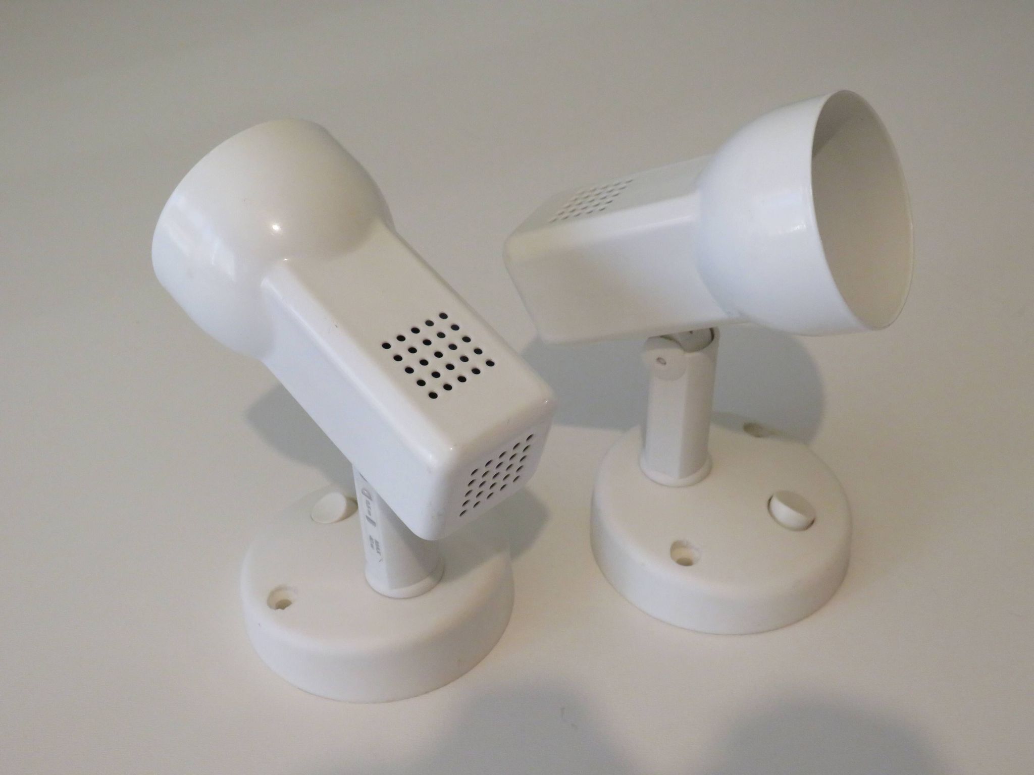 Suite of 2 white lacquered metal wall spotlights Massive edition, Belgium 1970-1980