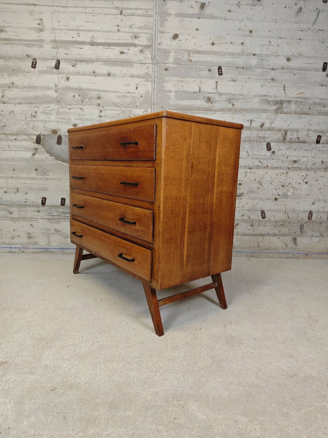 Vintage chest of drawers with tapered legs