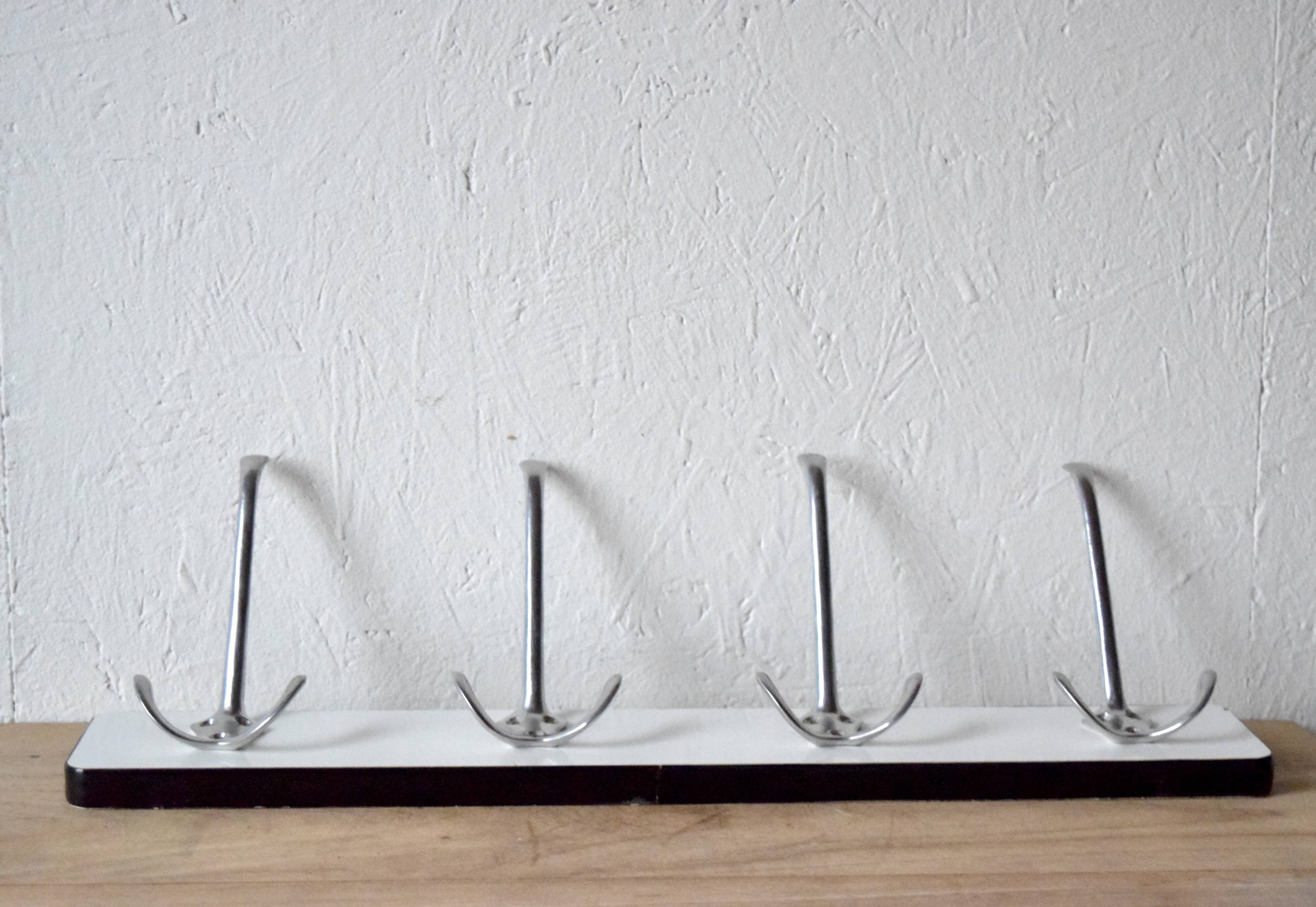 Vintage wall coat rack in white Formica - quadruple hook
