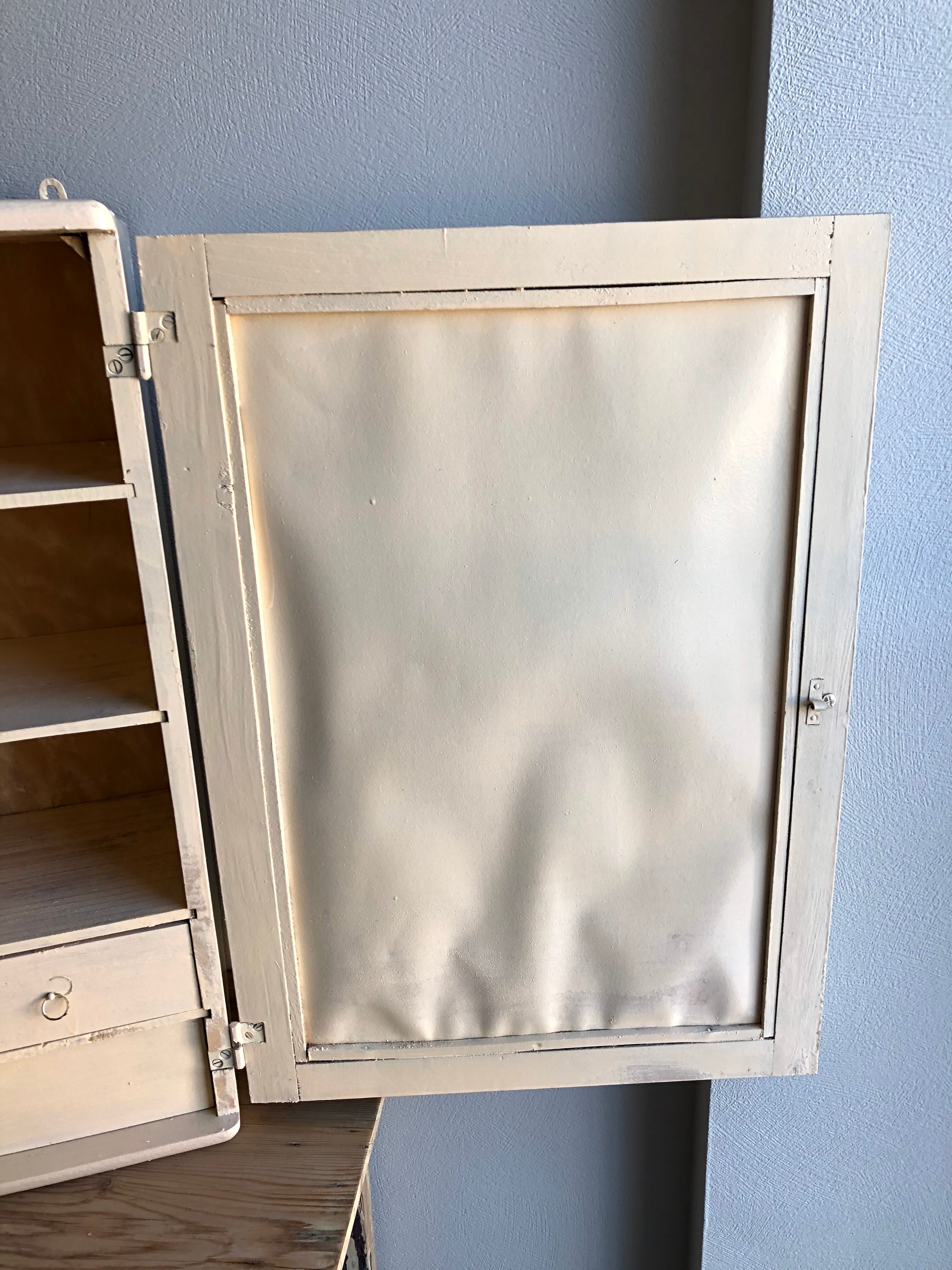 Manufrance pharmacy toilet cabinet mirror