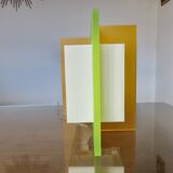 Grande lampe à poser Américaine en altuglas bicolore, 1980