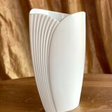 Vintage white porcelain vase AK Kaiser. It is signed Manfred Frey, 1960