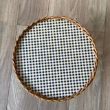 Tripod plant holder table