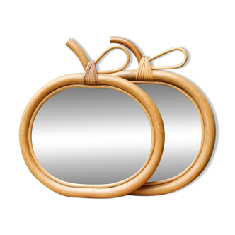 Paire de miroirs pomme en rotin