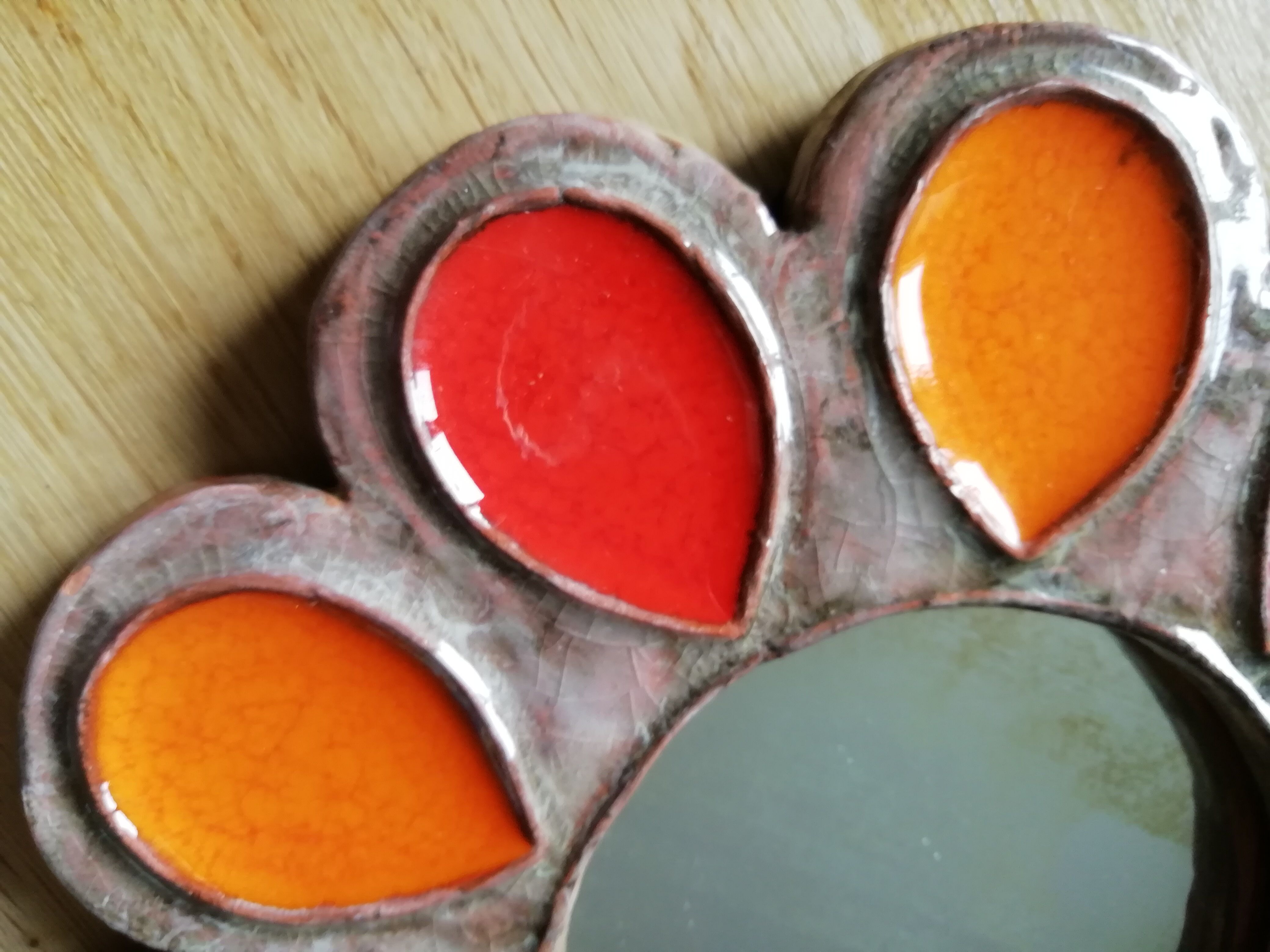 Mirror enamelled ceramic flower 18cm