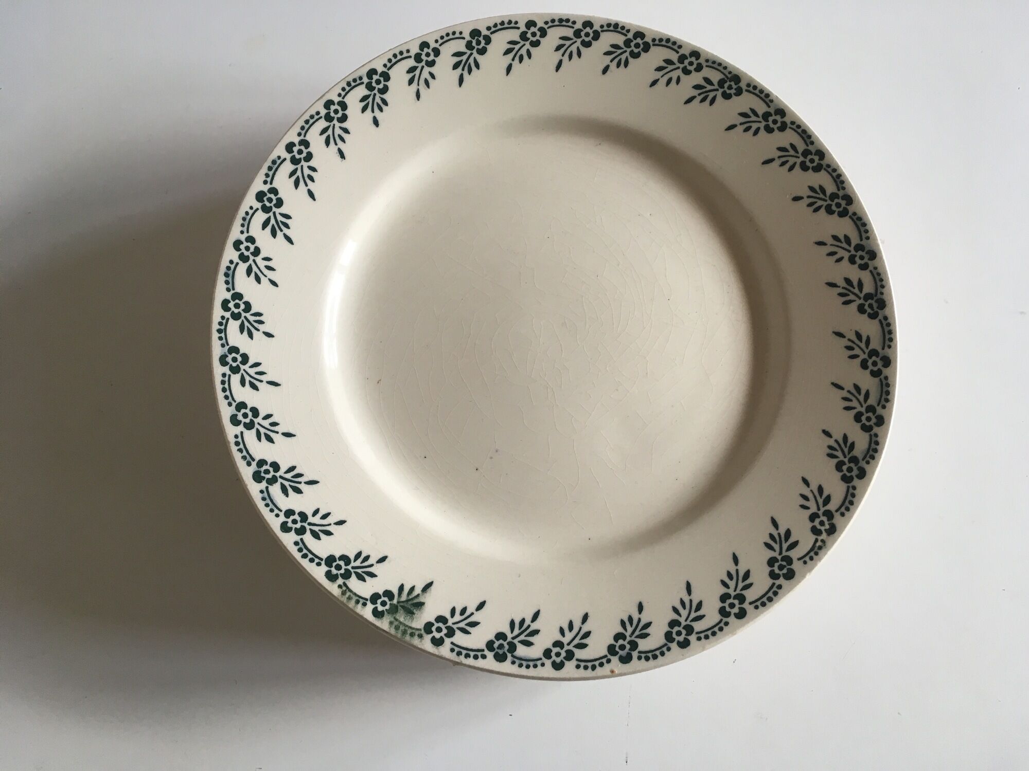 Set of 8 flat plates in iron earthenware from Choisy's 50s