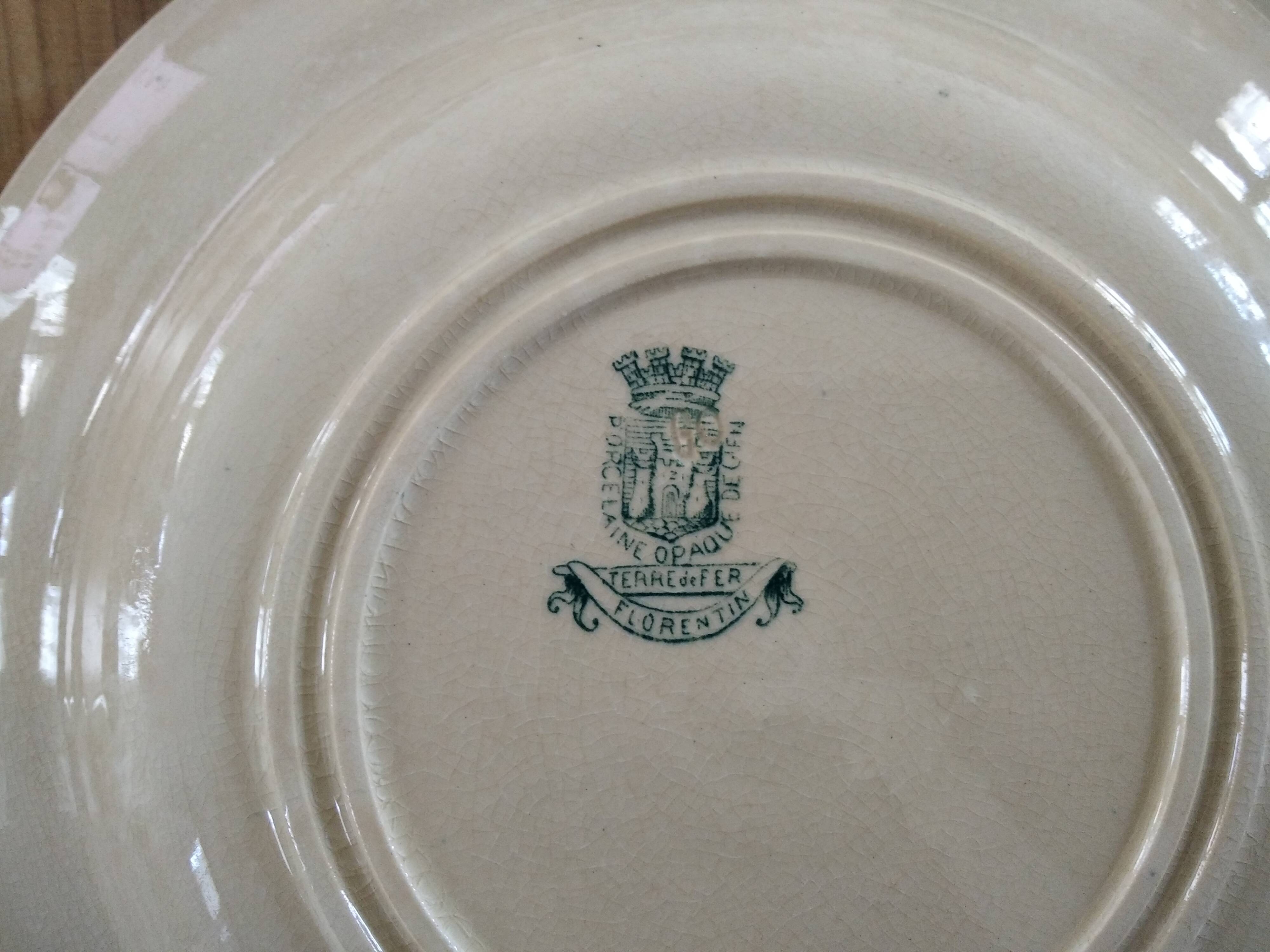 Lot of 4 hollow plates in opaque porcelain from Gien Iron Land model "Florentin" green